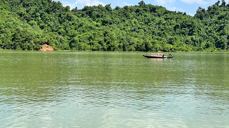 লেক ও নদী ভ্রমণ